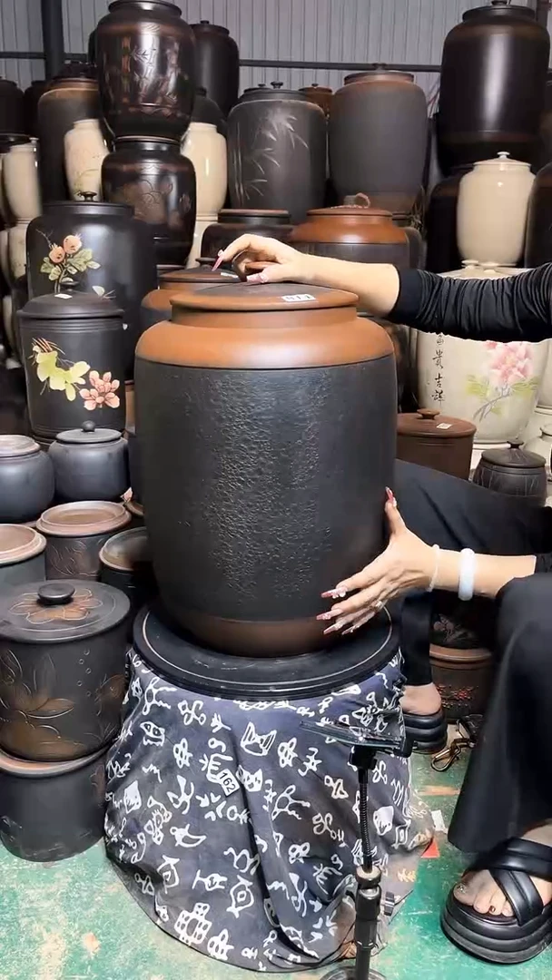 罐瑕疵茶缸高51cm  皮革  814