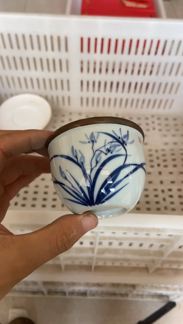 摄影的产品有使用过的痕迹有点脏介意勿拍