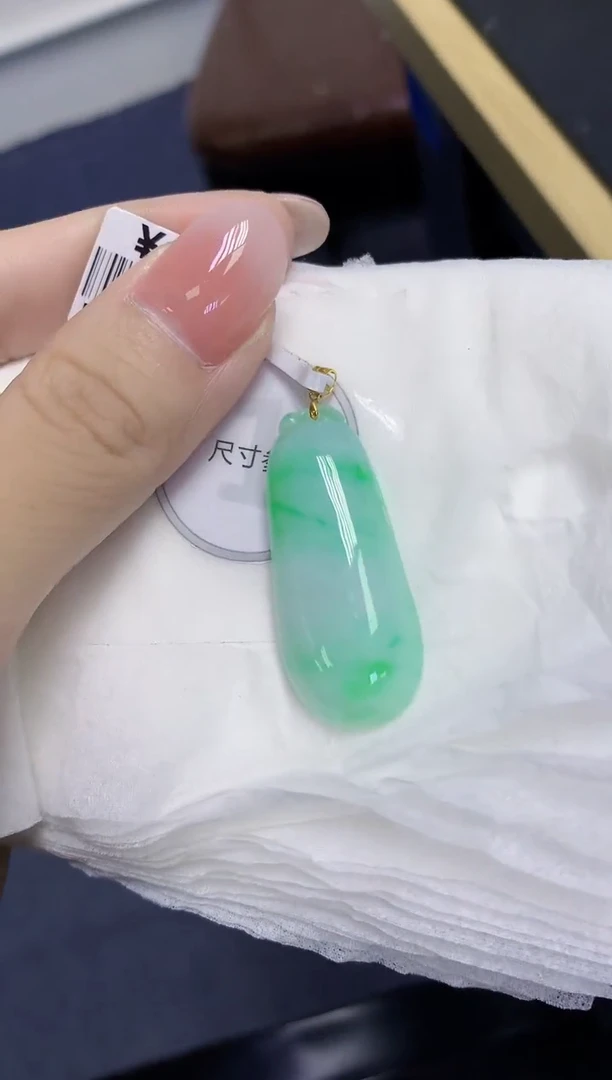 颈饰18K金镶嵌翡翠天然缅甸翡翠A货多样性发一件