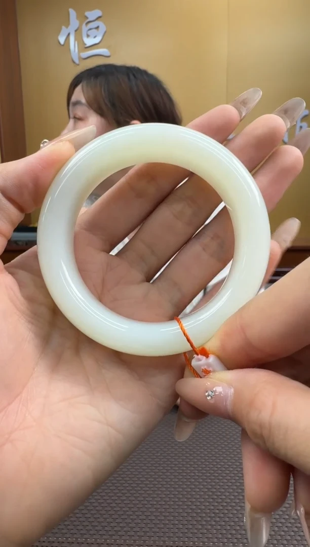 【闪购商品】和田玉手镯未镶嵌57