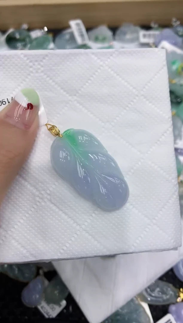 翡翠18K金镶嵌颈饰111111111111