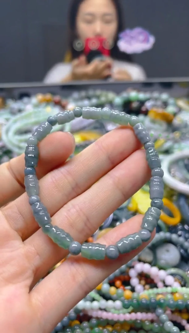 颈饰未镶嵌翡翠5MM/J/翡翠A货，一件也是批发价