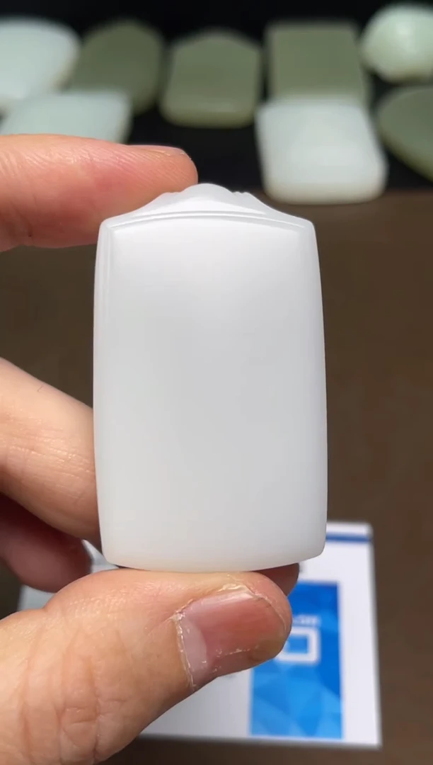 颈饰未镶嵌和田玉49 带双证