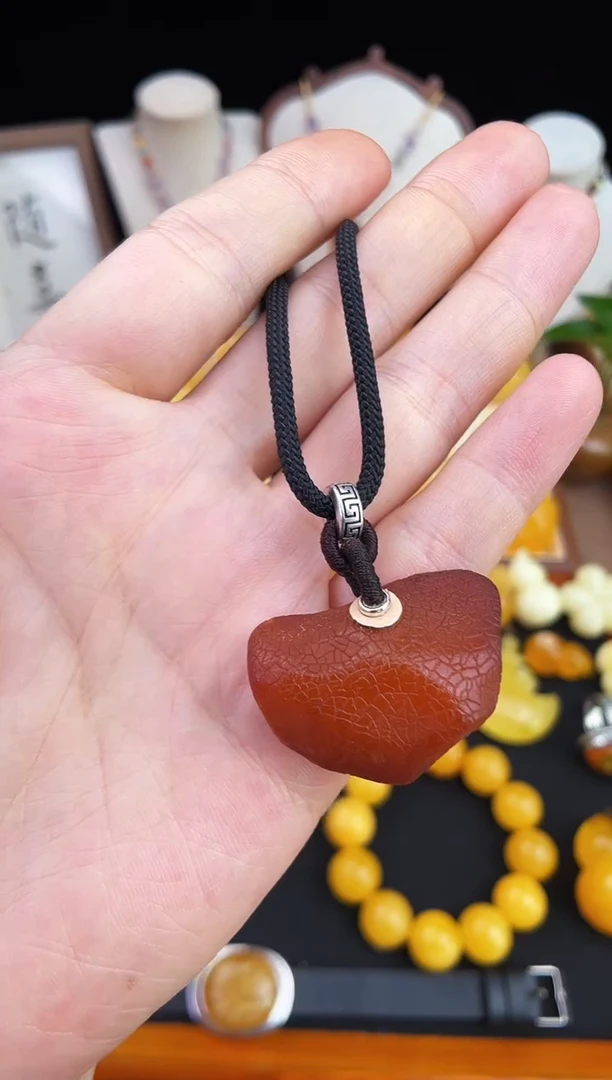 琥珀未镶嵌珠宝奇石柒月