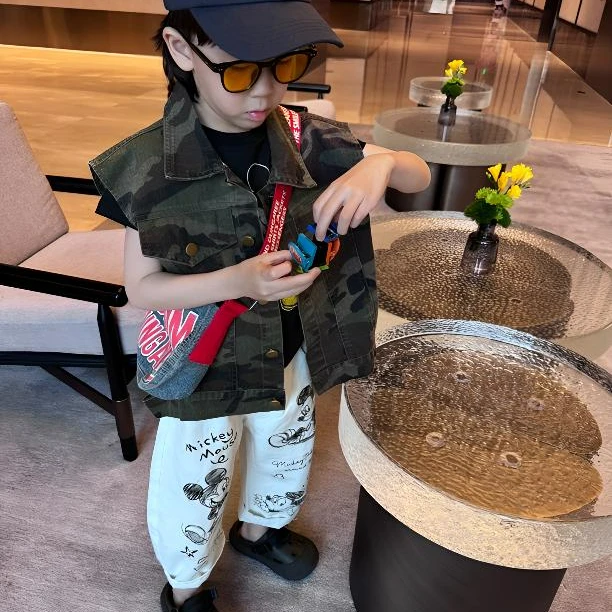 现令佳潮牌儿童时尚百搭迷彩小童马甲时髦童装洋气牛仔宝宝2632