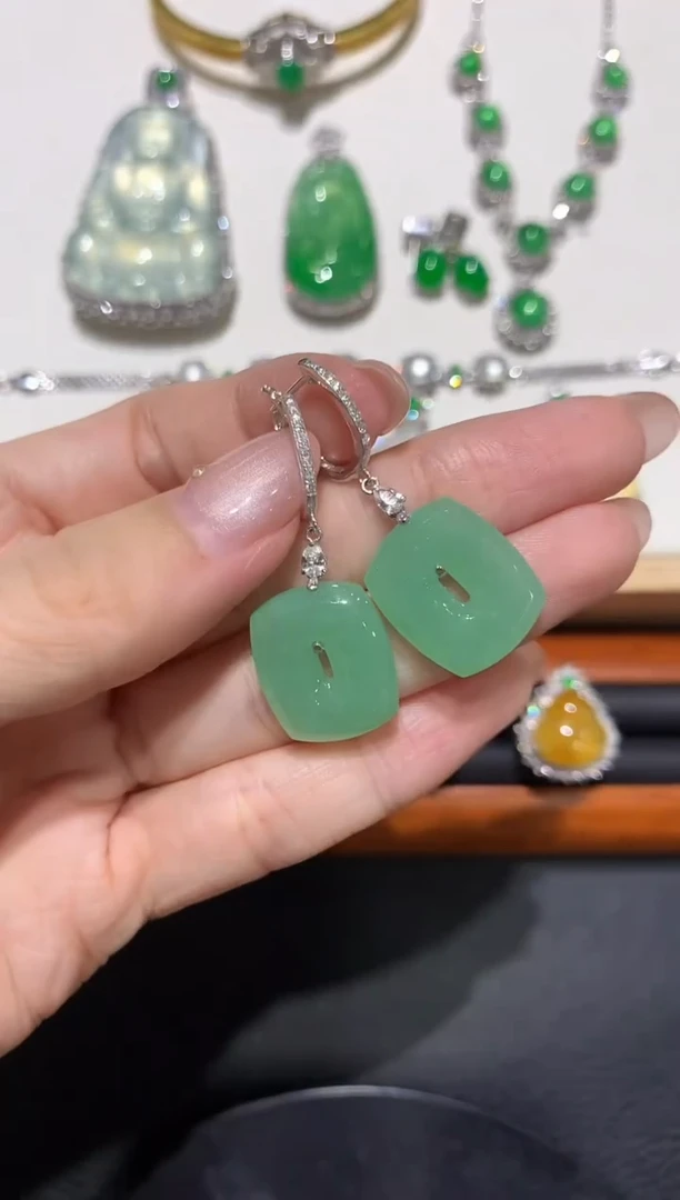 翡翠18K金镶嵌吊坠(不含链)团购2