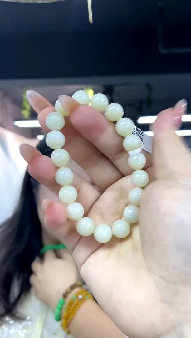 未镶嵌手链和田玉多样性发其一颜色微差