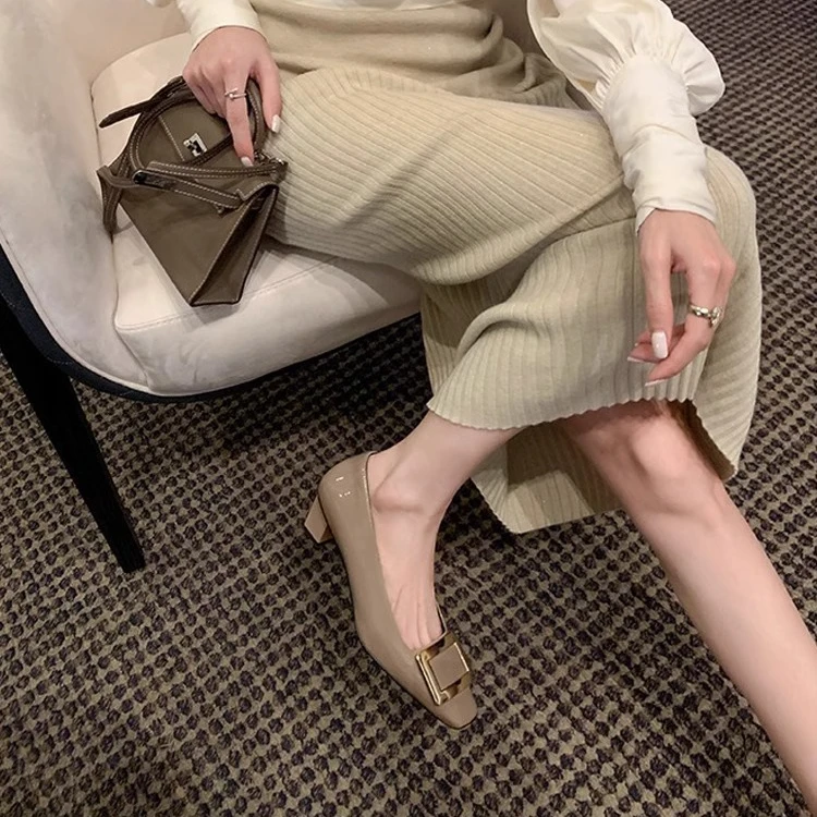 方扣漆皮方头粗跟女式春秋季气质法式浅口通勤平底单鞋5cm