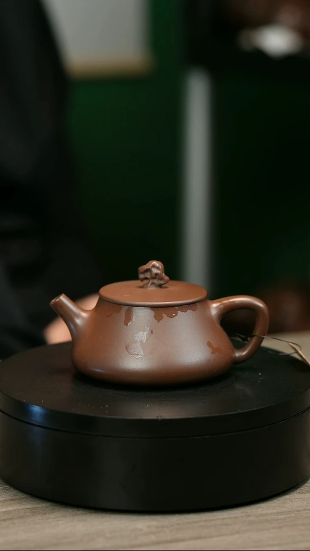 茶壶紫砂s****iH1998赵信军底槽清太湖石纳瓢