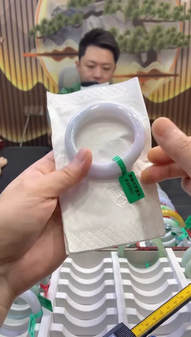 翡翠手镯未镶嵌多人03065