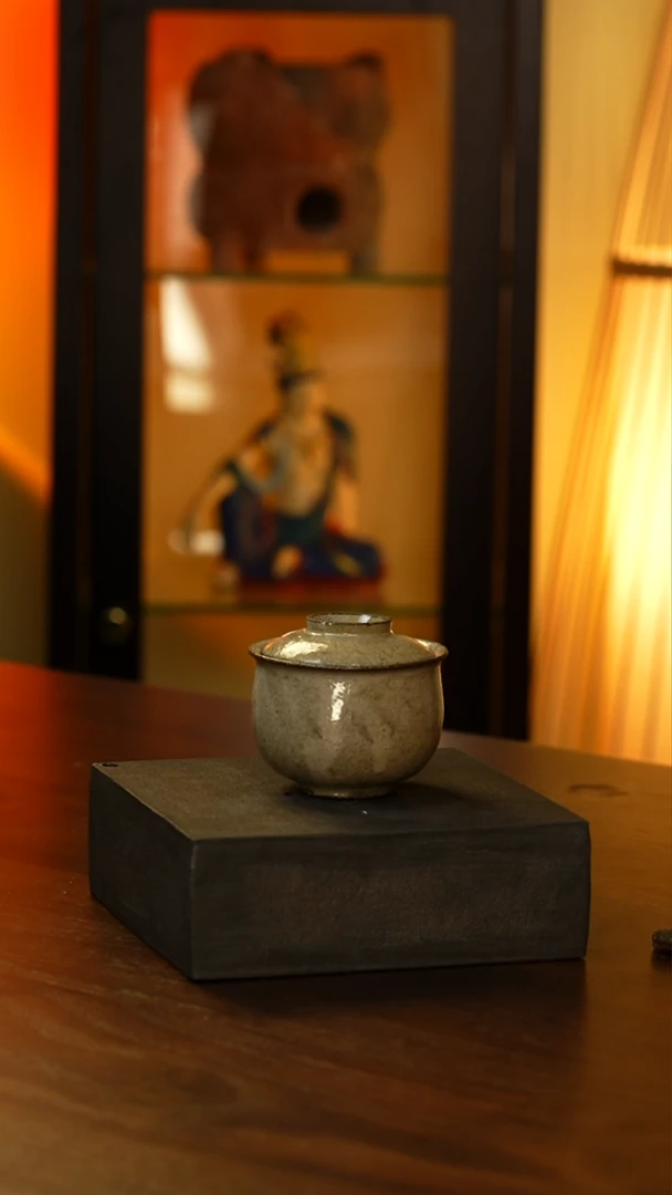 陶泥大肚盖碗....