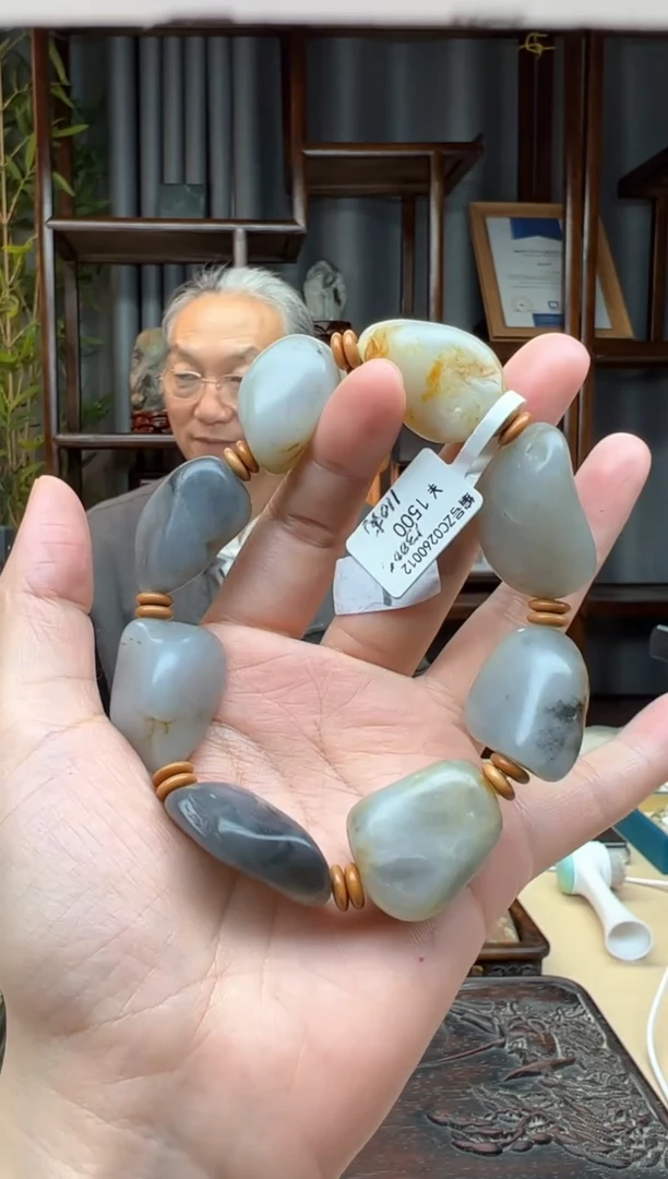 【闪购商品】和田玉颈饰未镶嵌手串  110克