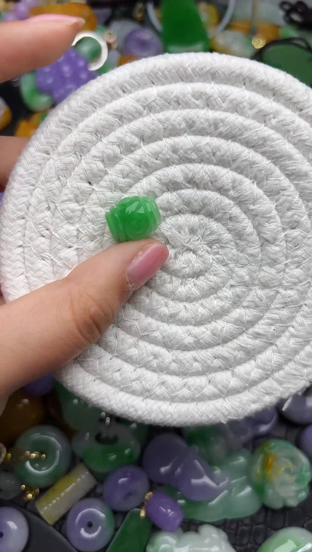 颈饰未镶嵌翡翠缅甸翡翠吊坠