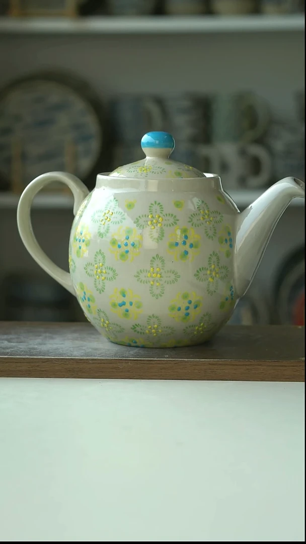 陶瓷出法手绘四叶草龙蛋壶1.1L@4-2@微瑕