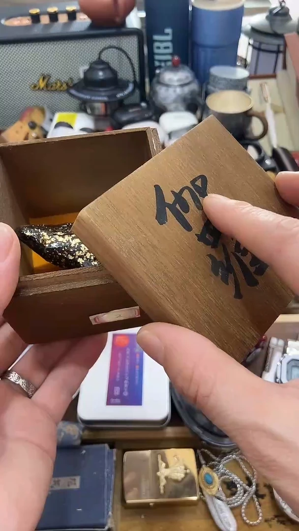 瓷片闪购商品 如图所示