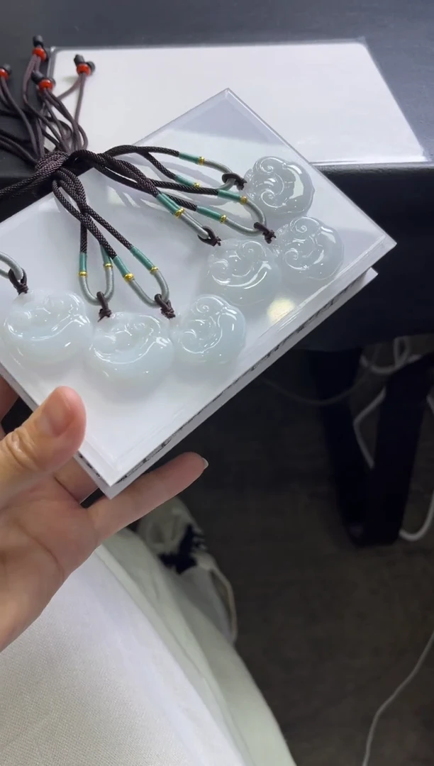 颈饰未镶嵌翡翠G2 /多样性发一件/配绳子