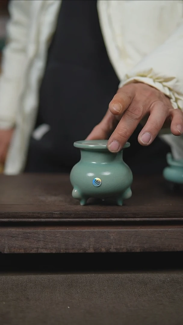 【闪购商品】杯仿古翡翠绿小秦炉瑕185