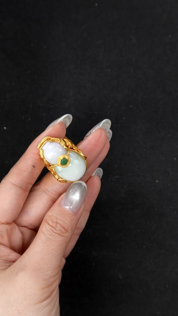 颈饰未镶嵌翡翠戒指67