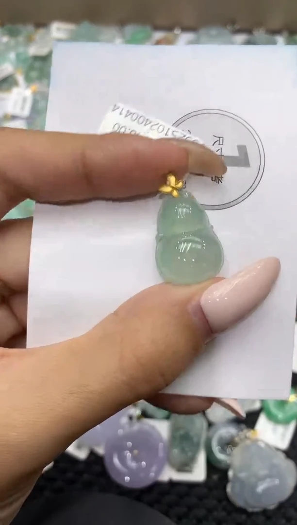 颈饰18K金镶嵌翡翠111111111111