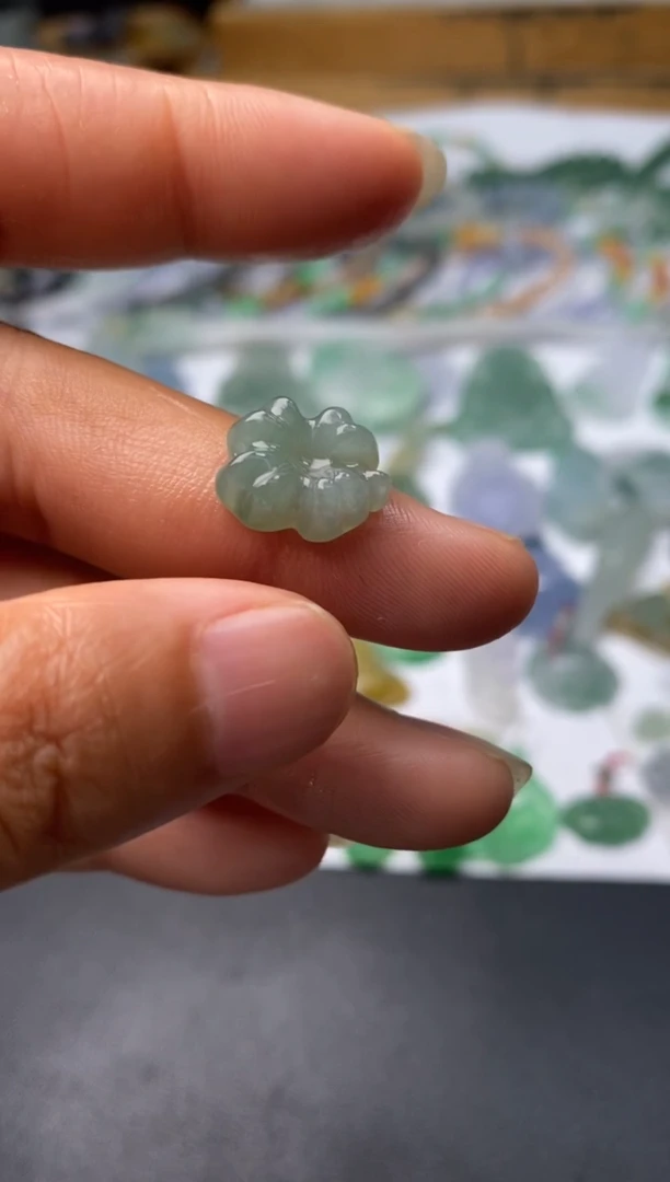 定制翡翠未镶嵌翡翠毛货多样性发其一