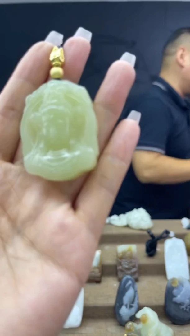 颈饰未镶嵌和田玉1