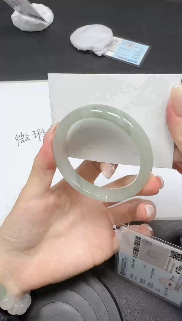 未镶嵌手镯石英质玉078-微瑕-