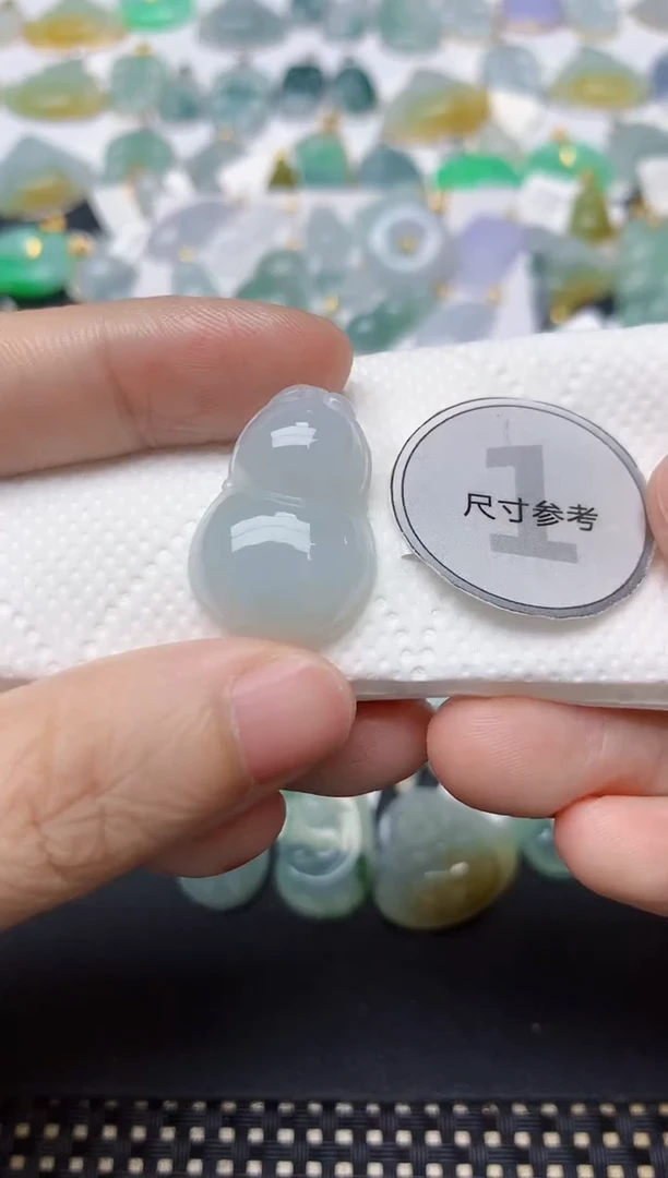 翡翠未镶嵌颈饰天然缅甸A货翡翠