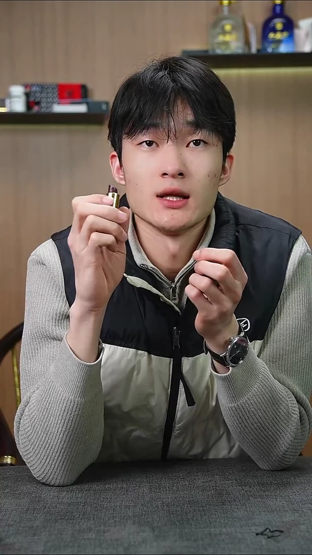 檀香紫檀（小叶紫檀）其他本*泽兰唇膏（拍一发二）