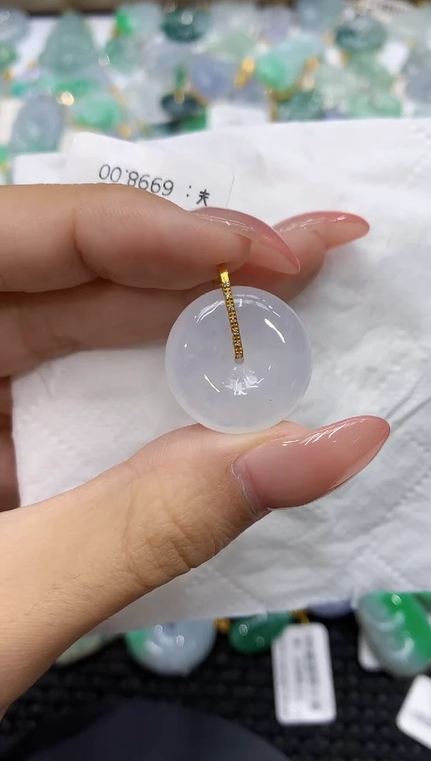 颈饰18K金镶嵌翡翠111111111111