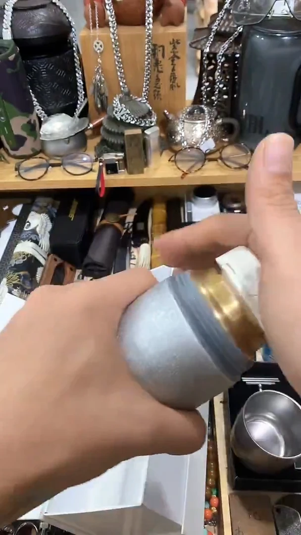 瓷片闪购商品  如图所示