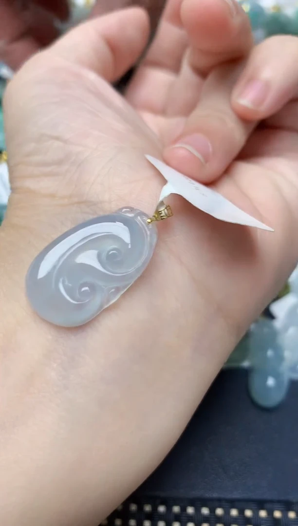 颈饰18K金镶嵌翡翠天然缅甸A货翡翠