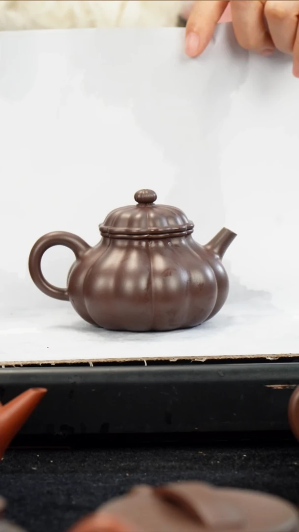 茶壶紫砂o****o老紫泥筋纹容天150