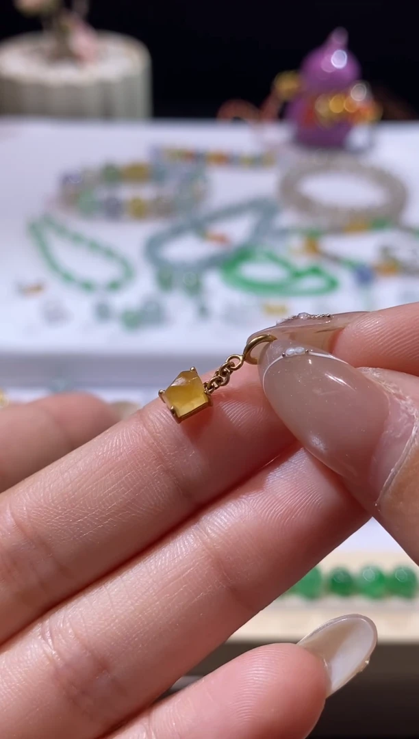 未镶嵌定制翡翠随形提溜 买断不退换