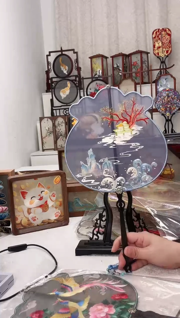 扇子苏绣作品手工团扇