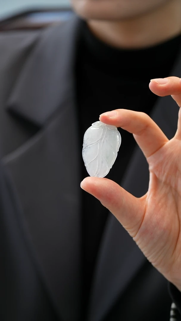 颈饰未镶嵌翡翠叶子