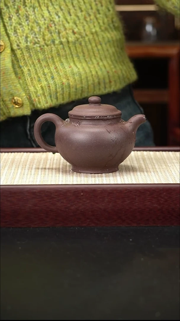 茶壶紫砂老天青  掇只