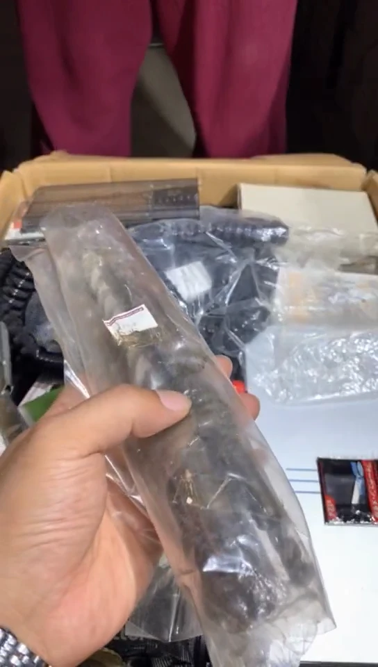 8新陌**殇 335 中古商品，瑕疵品，不保好坏。