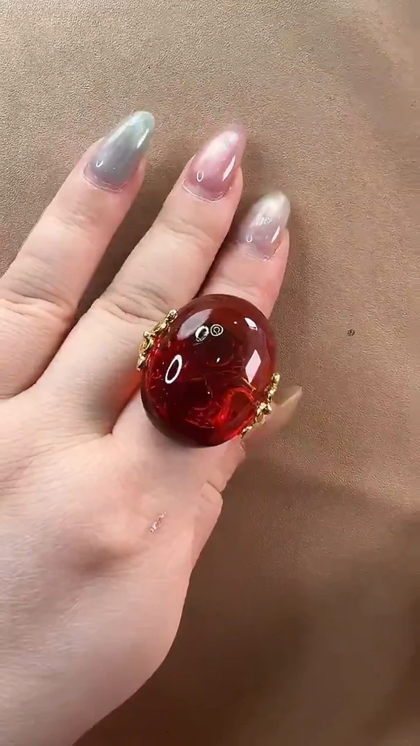 未镶嵌颈饰琥珀戒指