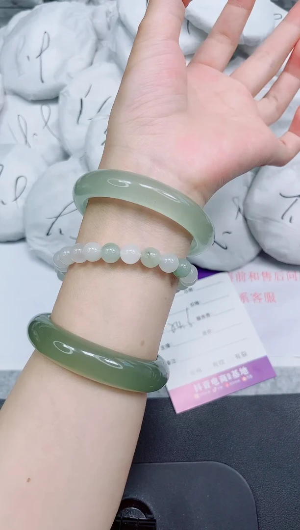 石英质玉手镯未镶嵌58-54