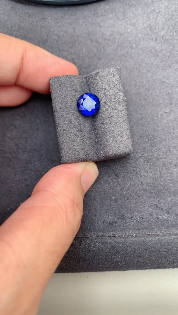 裸石蓝宝石2.2ct矢车菊  BE