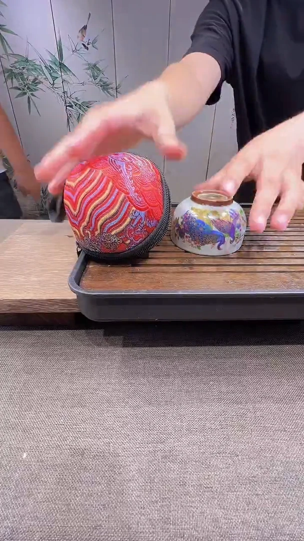 @微光茶器金丝孔雀主人杯刺绣包ZH3469