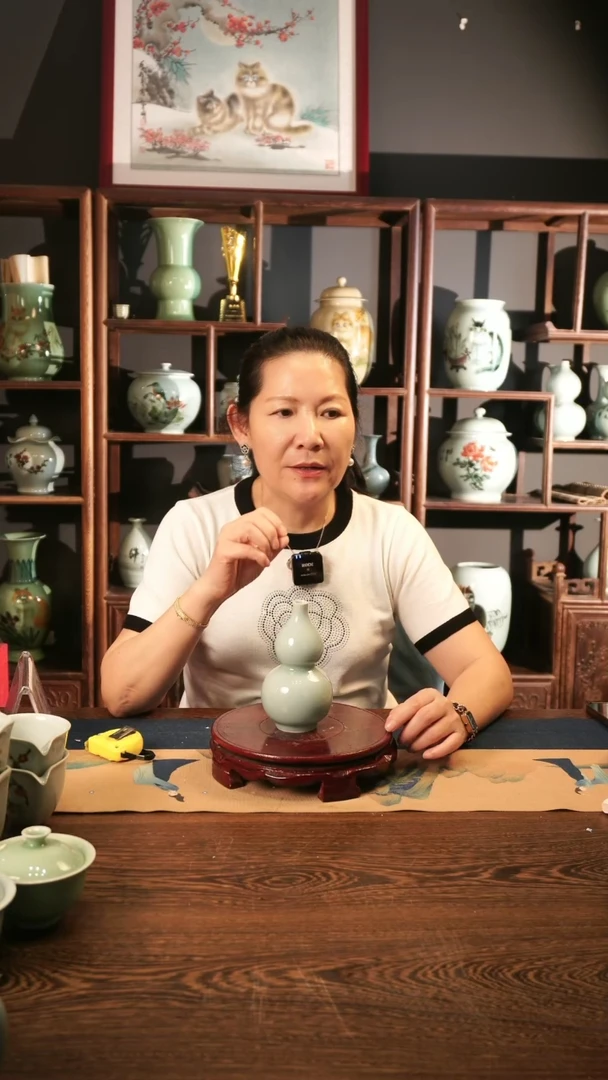 纯手工 粉青 小葫芦瓶