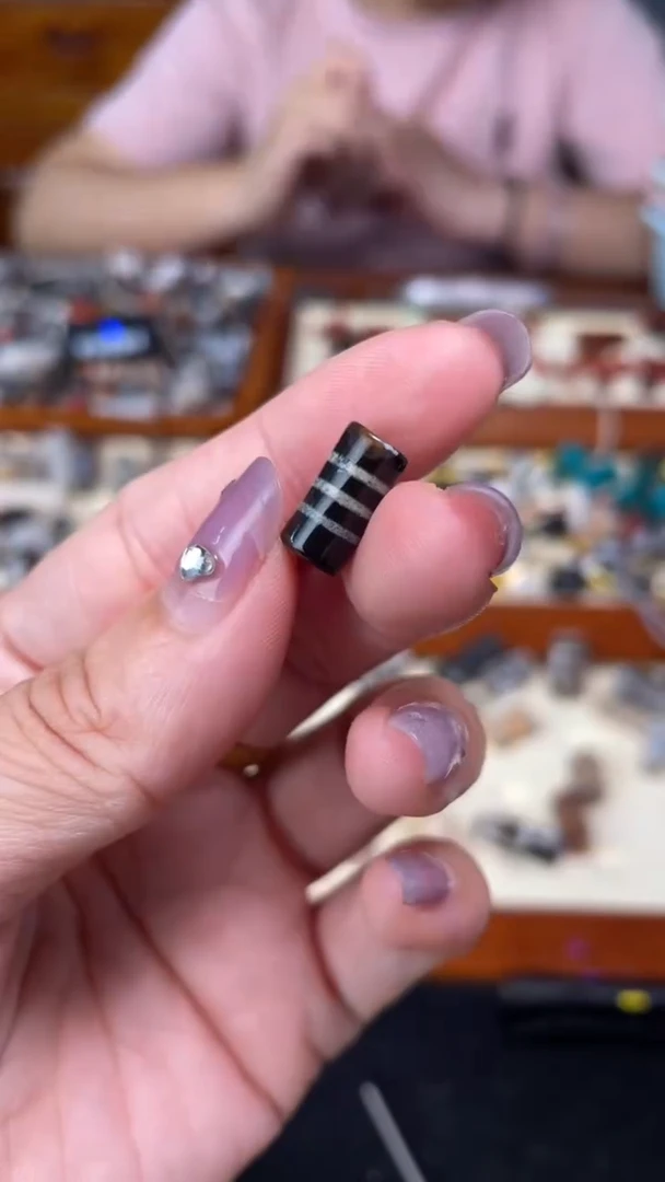 玛瑙/玉髓颈饰未镶嵌46三线珠