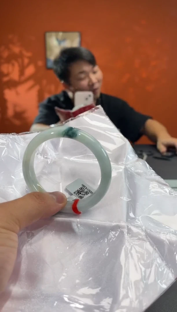 未镶嵌手镯翡翠翡翠手镯（微瑕）