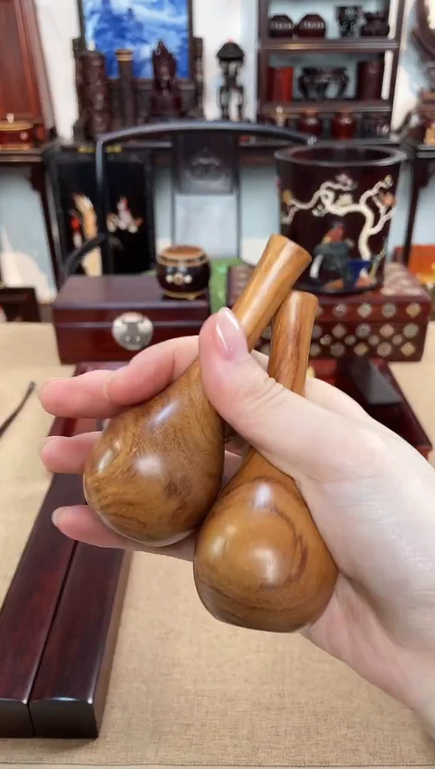 香枝木类成套家具越黄梅瓶