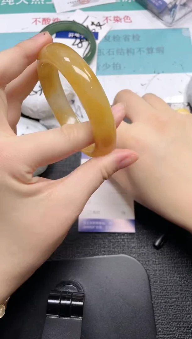 未镶嵌手镯石英质玉290-62
