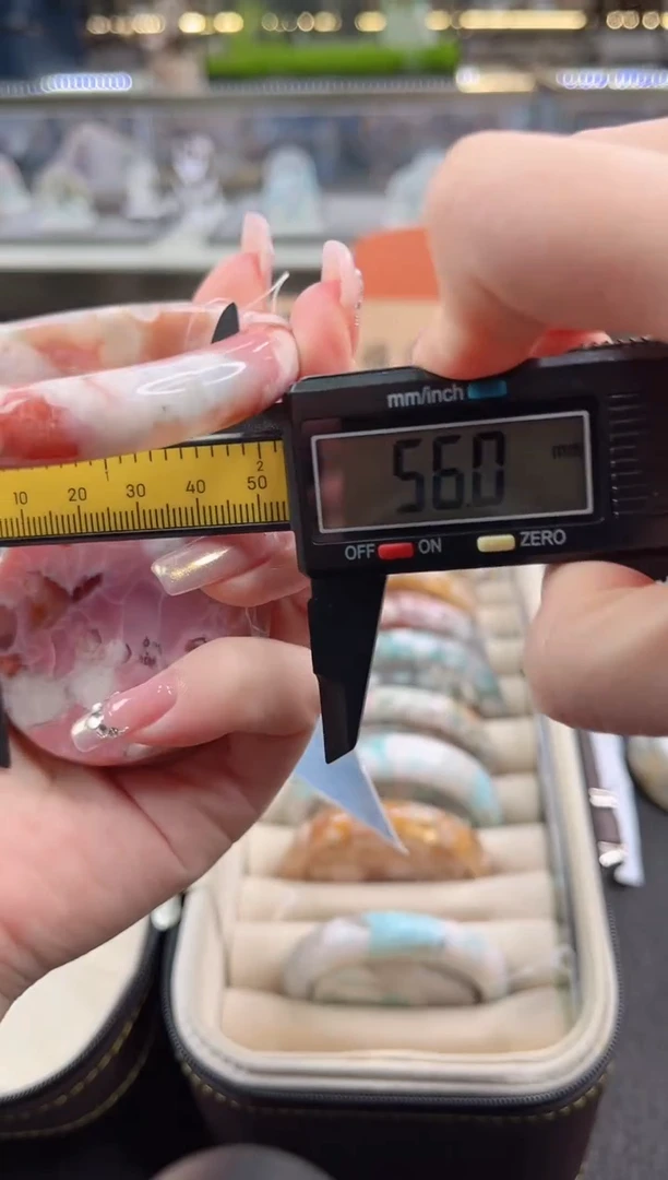 未镶嵌手镯石英质玉尘*丷圈口（赠品镯心）