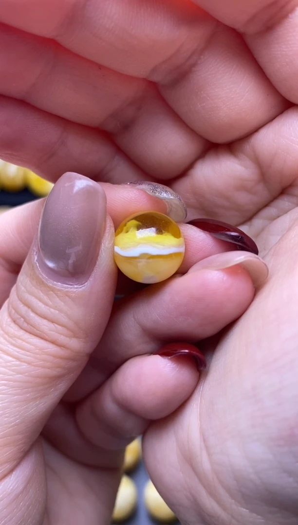 【闪购商品】琥珀裸石未镶嵌月.21