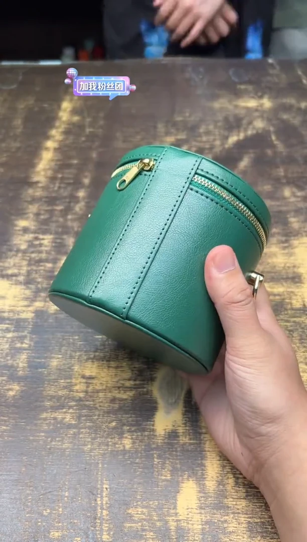 姚*生呆坐宝瓶小圆包（空盒）