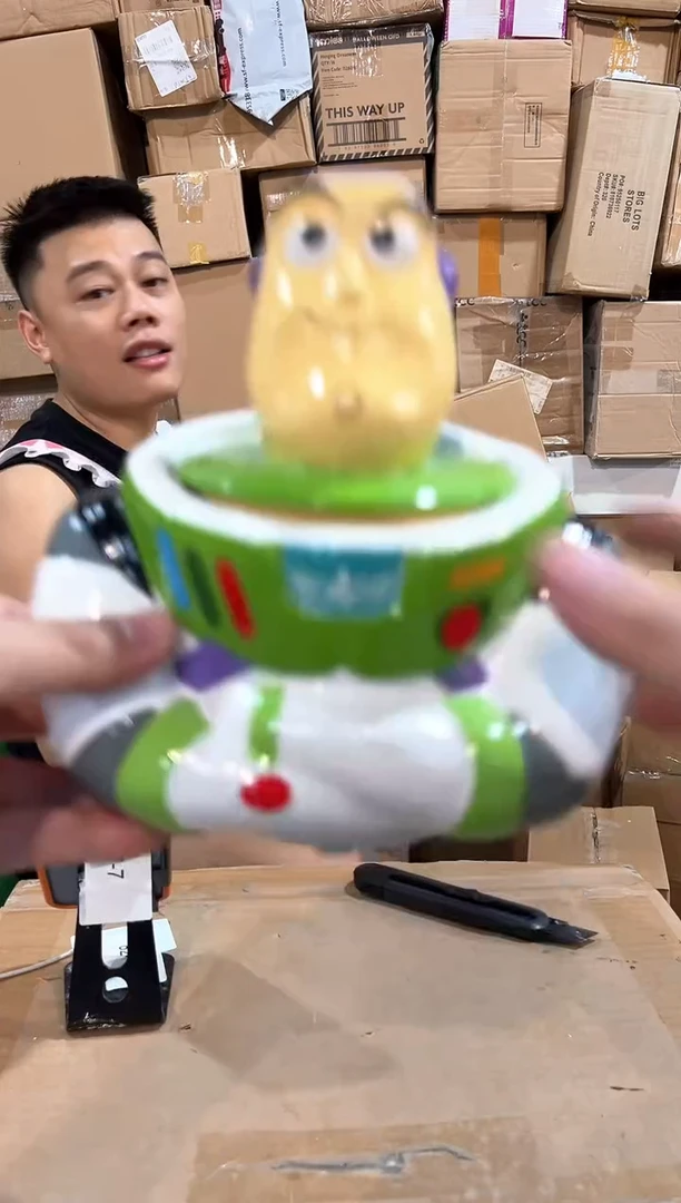 瓷片巴斯半身储物罐